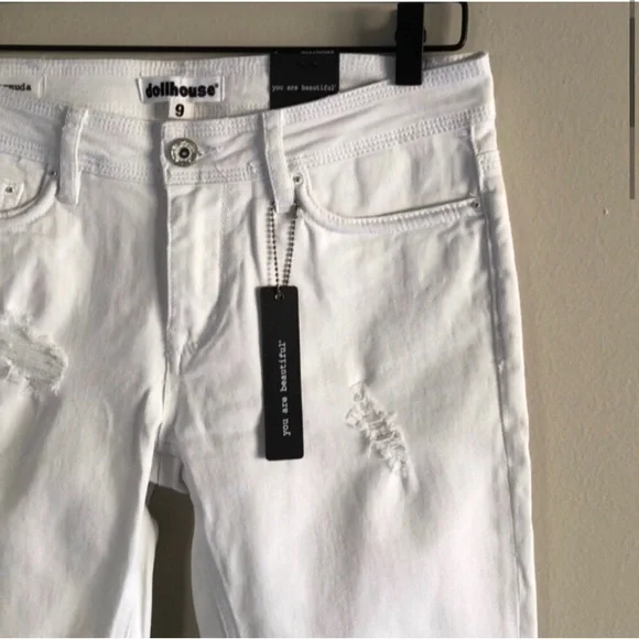 NWT Dollhouse White Bermuda Shorts - Picture 2 of 13